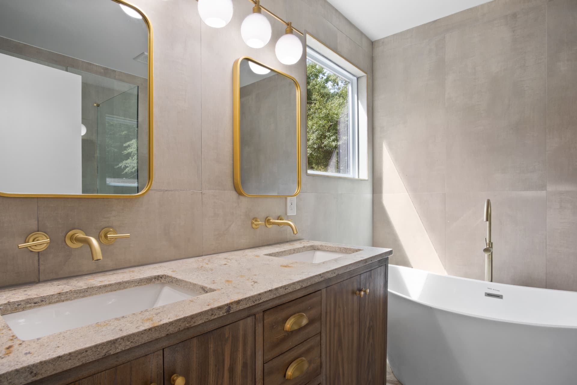 Primary bath double vanity with soaking tub
